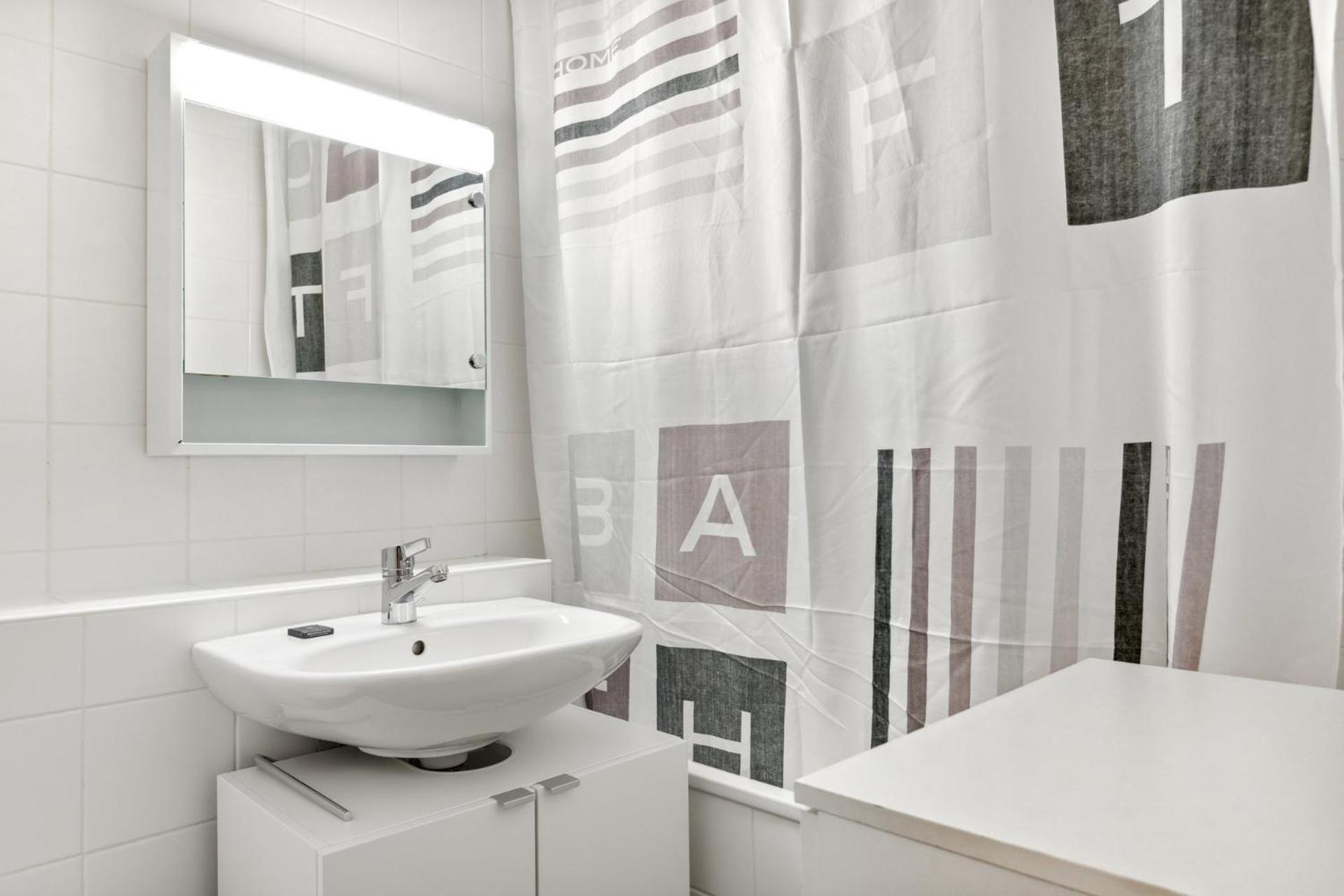 Richemont 7 - Self Check In By Homenhancement *