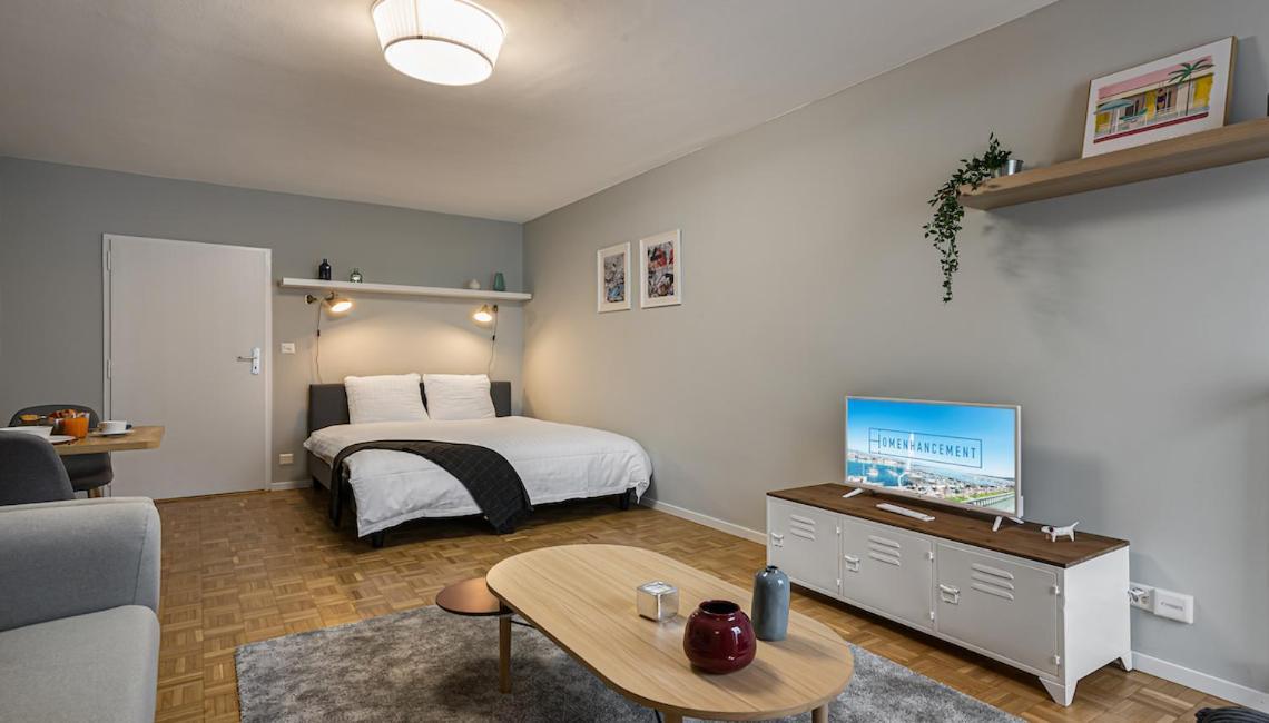 Richemont 7 - Self Check In By Homenhancement *