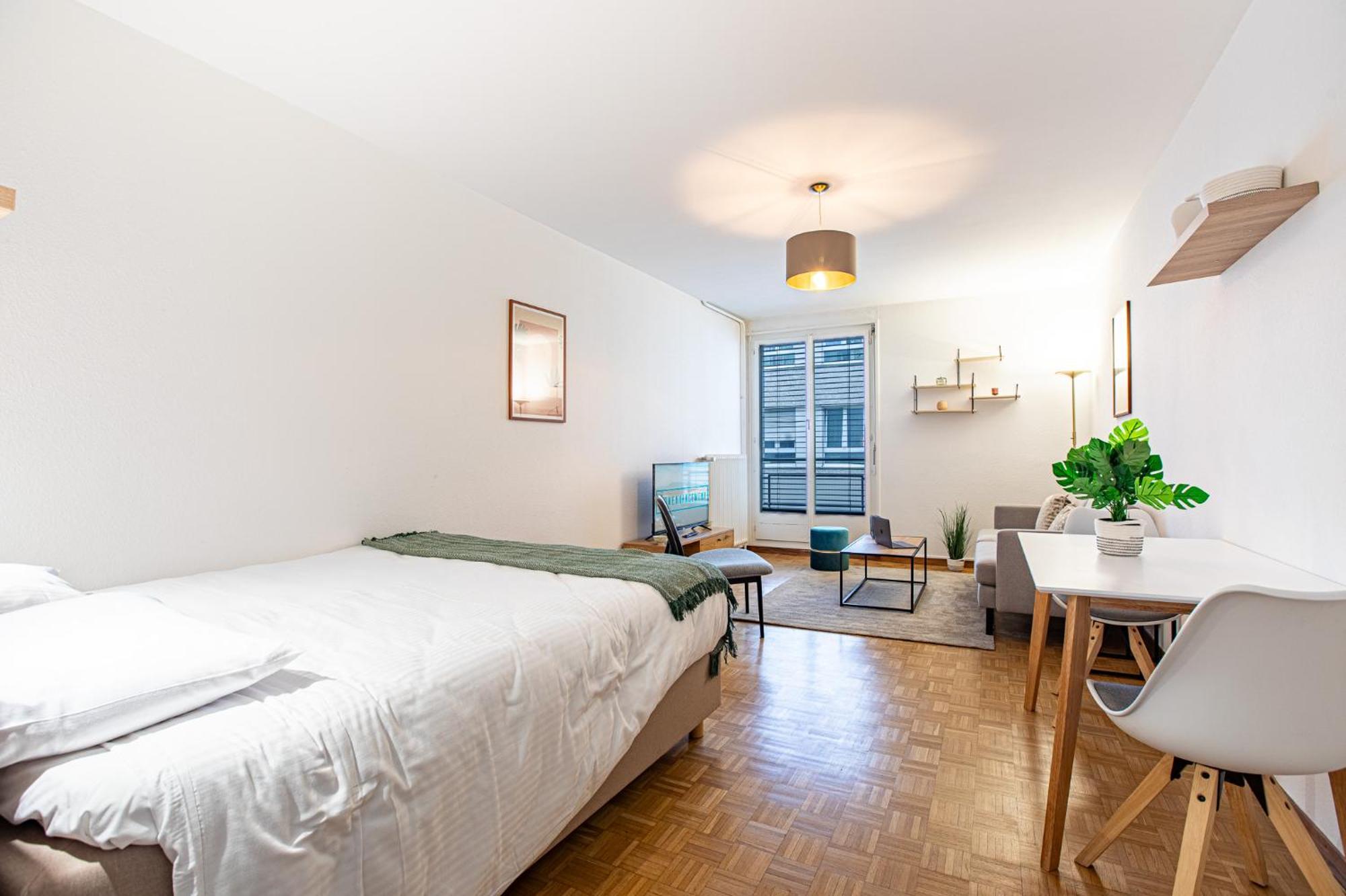 Richemont 7 - Self Check In By Homenhancement