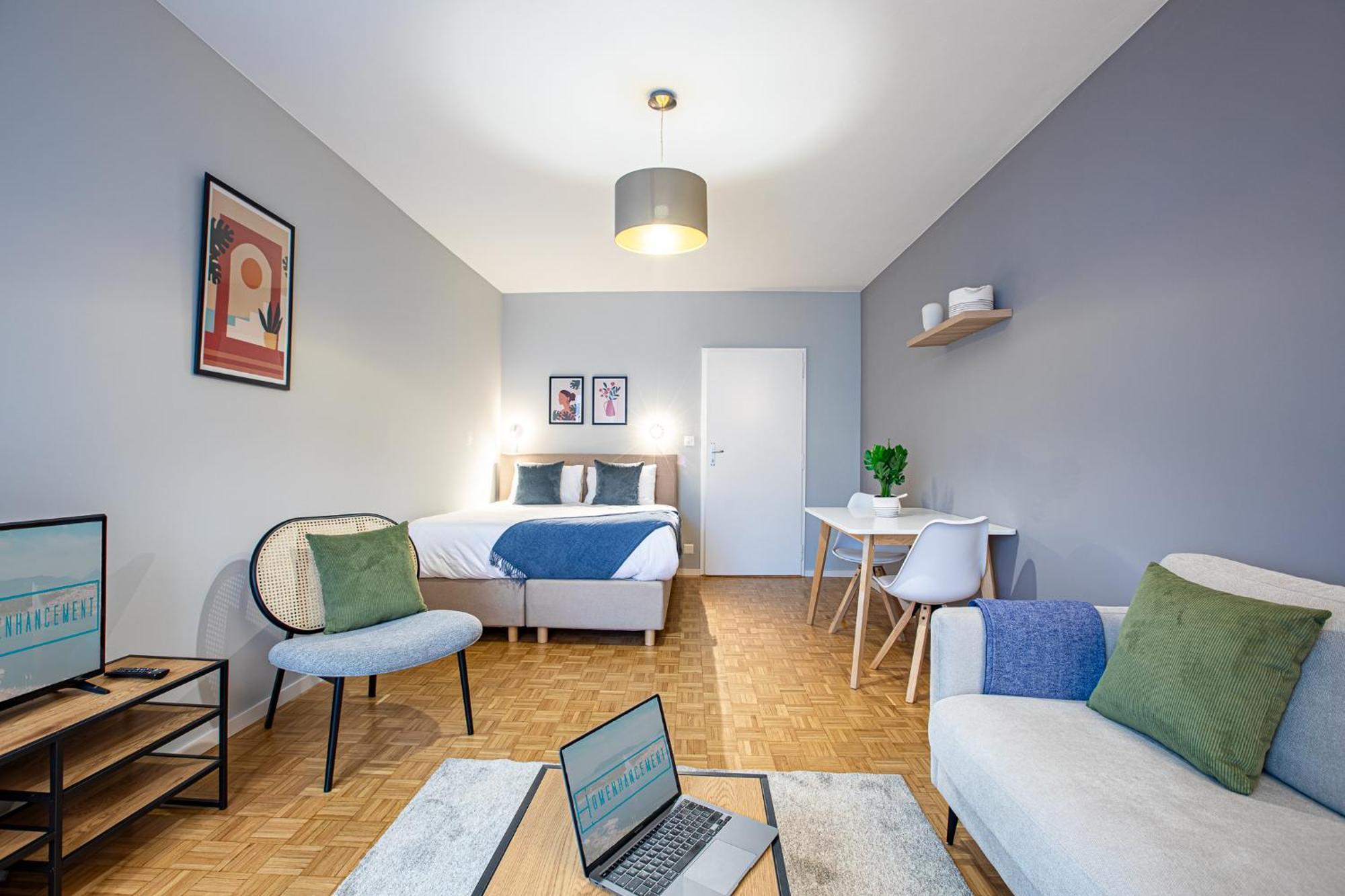 Richemont 7 - Self Check In By Homenhancement *