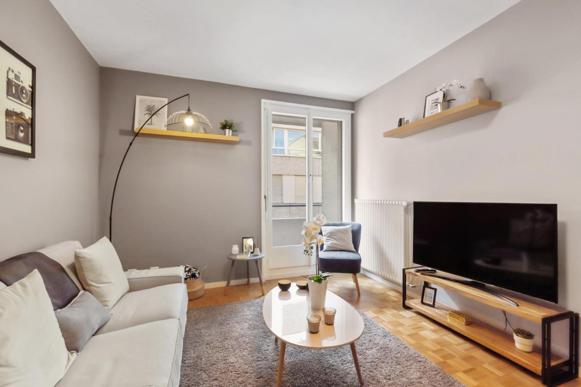 Richemont 7 - Self Check In By Homenhancement